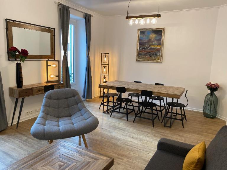 Chic and Cosy apartment GV Port Garibaldi - Chambres d'hôtes Nice