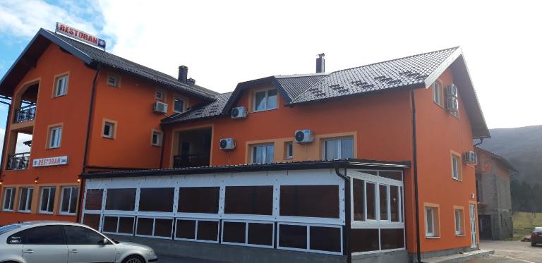 Guest House Šapina - B&B Korenica