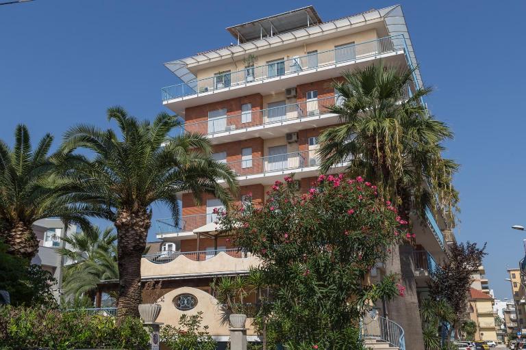 Residence Alexander - Bed and Breakfast San Benedetto del Tronto