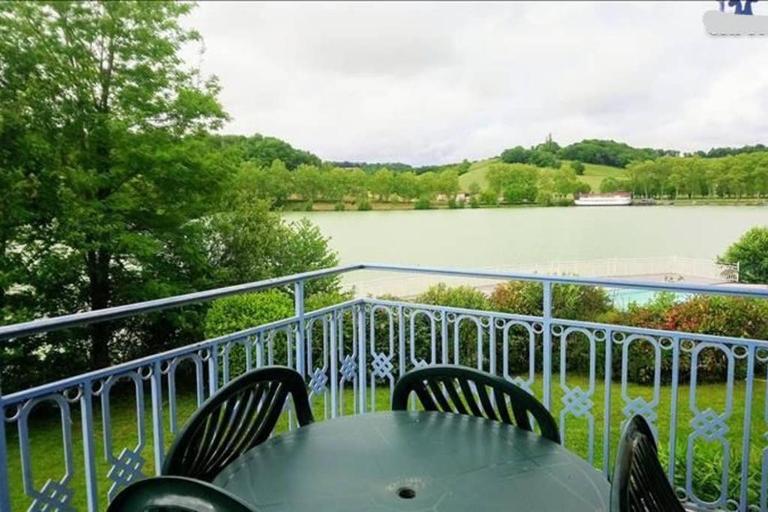Appt HAMEAU DU LAC (apt 142) avec piscine et vue sur le lac - Bed and Breakfast Marciac
