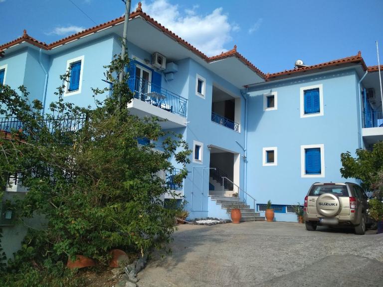 Armenaki Apartments - B&B Sampatiki