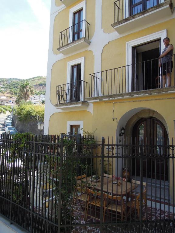 Sant'Agostino Guest Rooms - B&B Paola