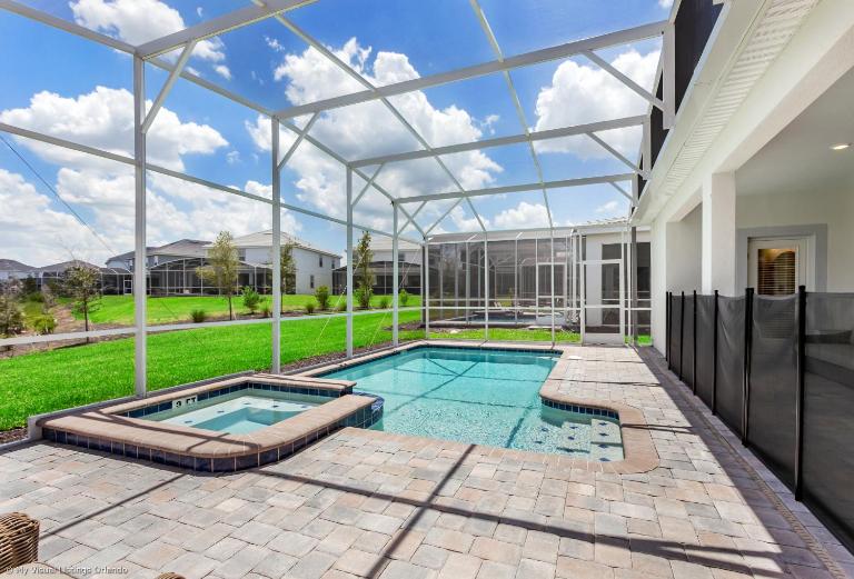 Contemporary Home w Private Pool& Spa - Ferienwohnung Davenport