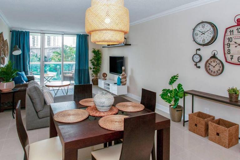Beautiful Apartment Steps Away from the Beach - B&B Miami Beach