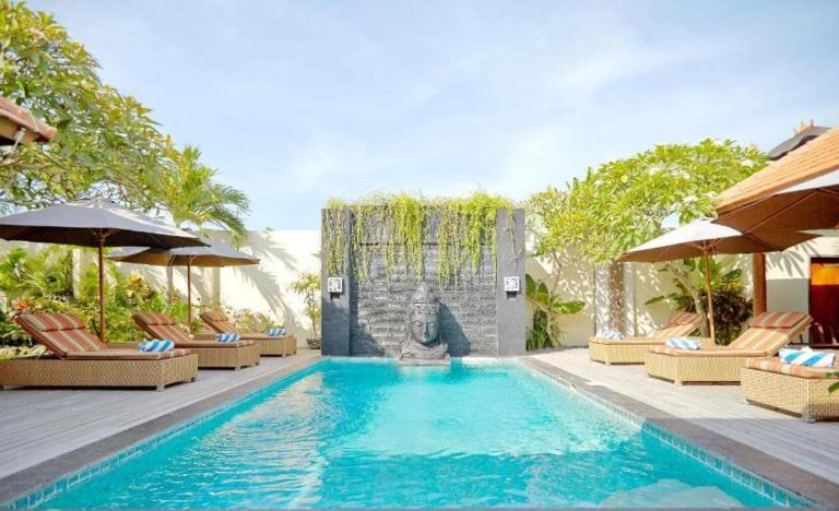 Villa Seriska Dua Sanur, Spacious 4BR Private Pool Villa with Private Cook, Spa & Tour - B&B Kelurahan Sanur
