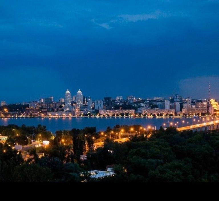 Видовые апартаменты рядом клиника Рахманова - Chambres d'hôtes Dnipro