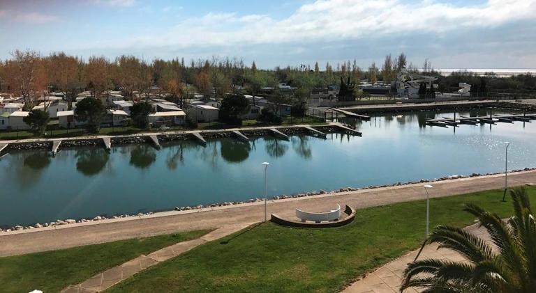 AS9836 - P2 dans une résidence sur la plage avec belle vue sur le chenal et parking privé - Chambres d'hôtes Le Grau-du-Roi