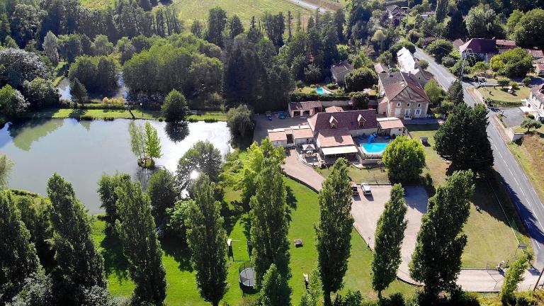 Les Gites de l'Etang de Sandanet - B&B Issac