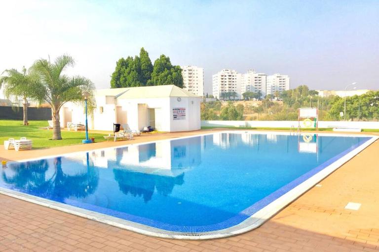 Albufeira, standind flat with swimming pool - B&B Albufeira
