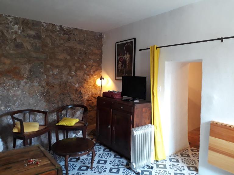 Caraussane caractère terrasse sur jardin et wifi via fibre en coeur de ville - B&B Sète