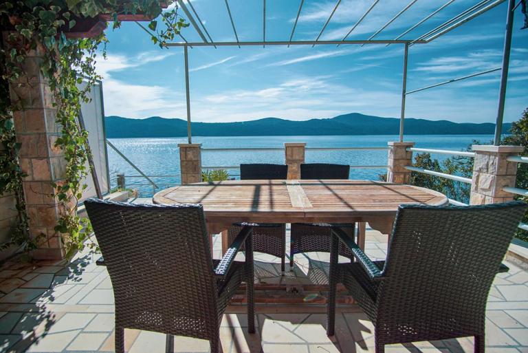 3 Bedroom Beach House with private sea access - B&B Slano