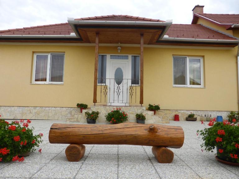 Napfény Apartman és Vendégház - Chambres d'hôtes Egerszalók