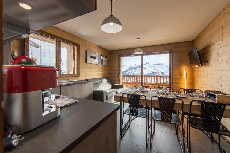 ODYSSEE B101 - Appartement traversant sur les pistes - B&B La Toussuire
