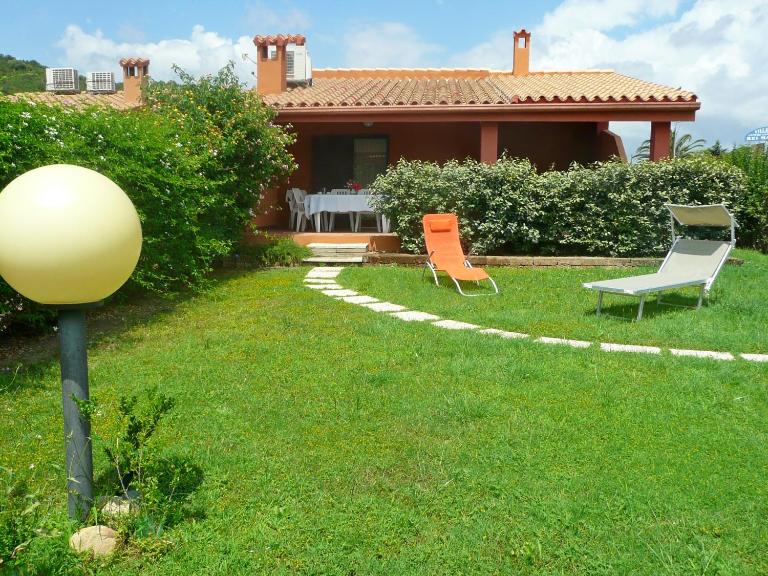 Costa Rei Villetta 4 posti con Giardino privato e Parcheggio a 350m dalla Spiaggia - B&B Costa Rei