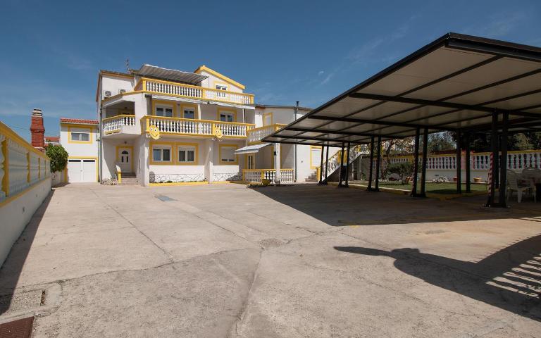 Apartments Klaric - B&B Pirovac