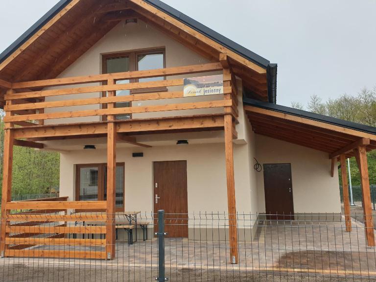 OSADA CZTERY PORY ROKU - DOM JESIEN - Chambres d'hôtes Kopalino