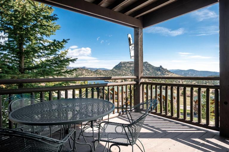 Powell Peak 104 Condo - Bed and Breakfast Estes Park