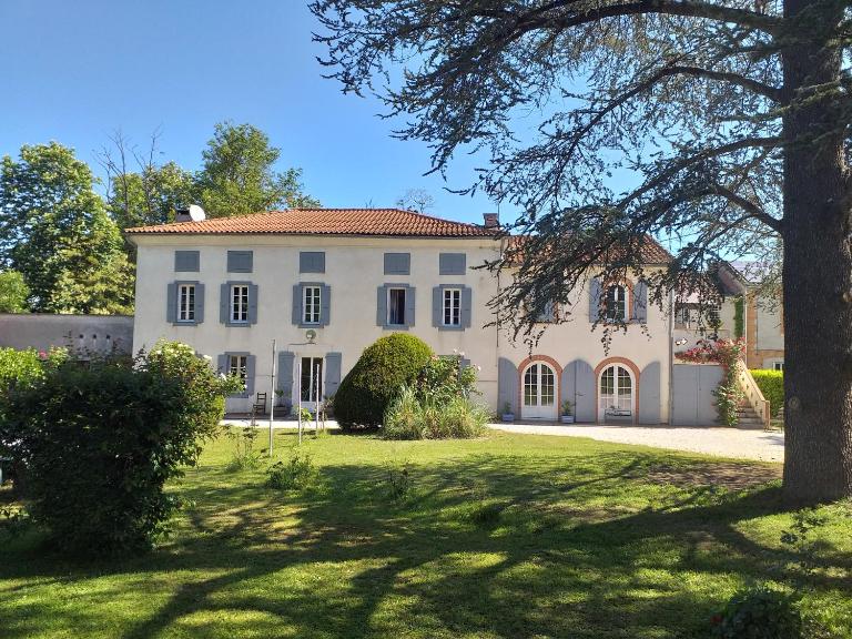 Chez Celine et Philippe chambre Marie dans propriété de charme avec piscine - B&B Le Fossat