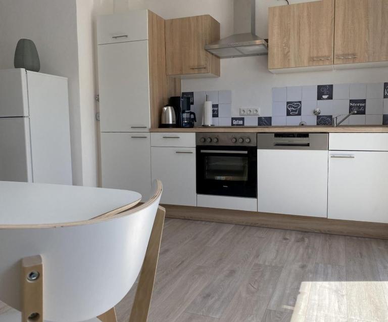SAD150 - Moderne Monteurwohnungen in Schwandorf mit Balkon - Chambres d'hôtes Schwandorf in Bayern