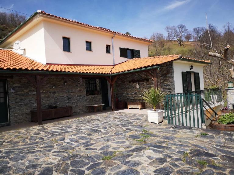 Alojamento Local Madre de Cima - Ferienwohnung Vinhais