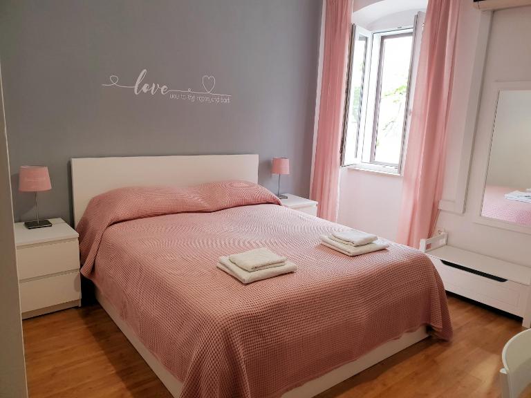 Guesthouse Fatuta - Bed and Breakfast Cres (stad)