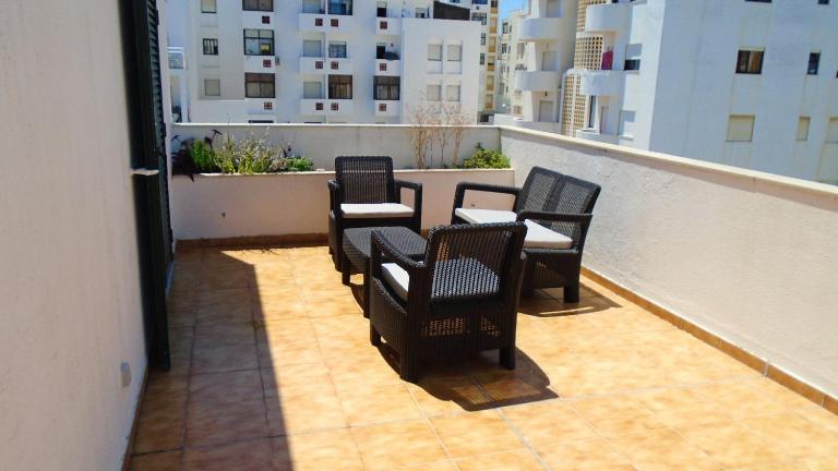 Spacious Apartment in Armação de Pêra with Sea View - 90 m² - B&B Armação de Pêra