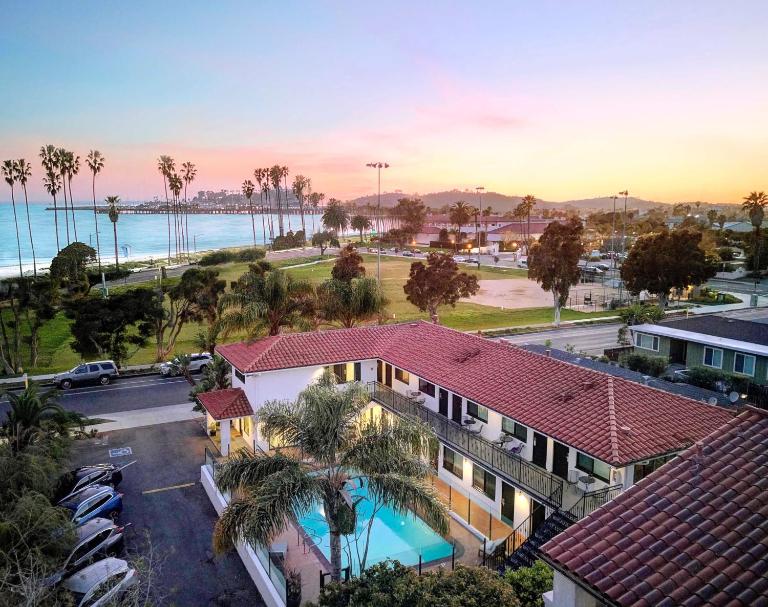 Blue Sands Inn, A Kirkwood Collection Hotel - B&B Santa Barbara