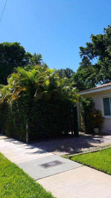 LUXURY Guayabita's House - B&B Miami