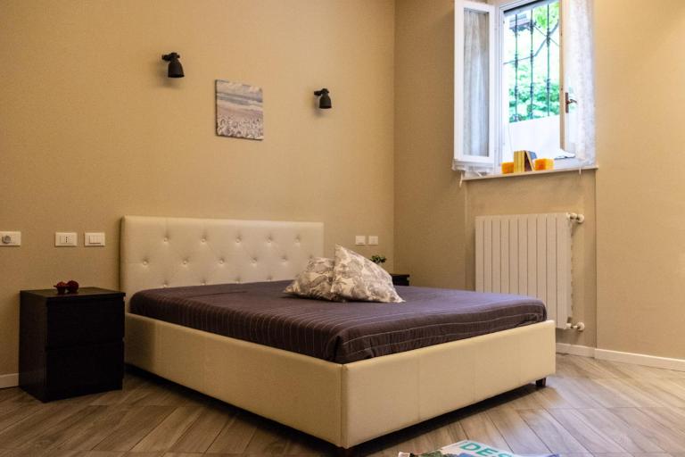 Bilocale vicino Stazione CIR 00015 - B&B Lodi
