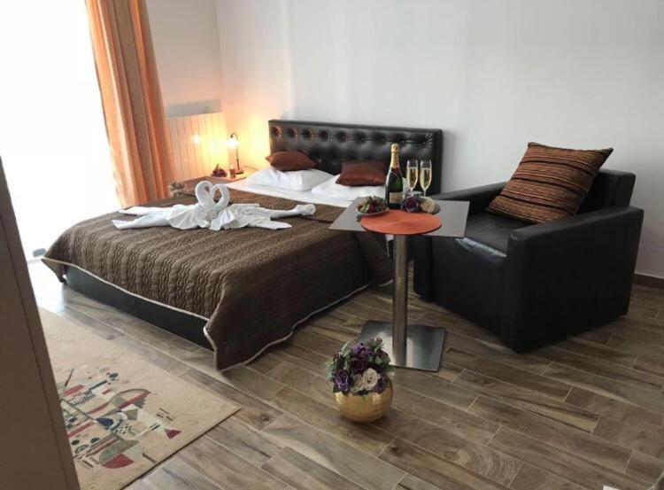 Loft Holiday - B&B Mamaia