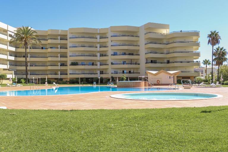 Apt Galé Mar 11 by Algarve Villa Holidays - Bed and Breakfast Galé