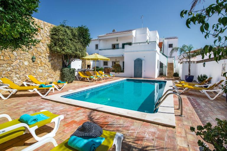 Rebela by Algarve Villa Holidays - Bed and Breakfast Galé