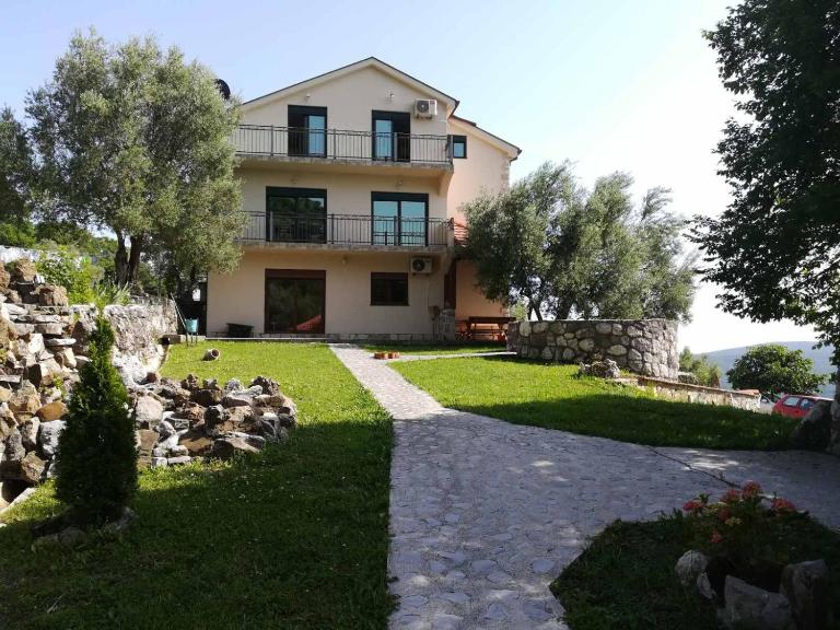 Forest Apartments - B&B Kotor