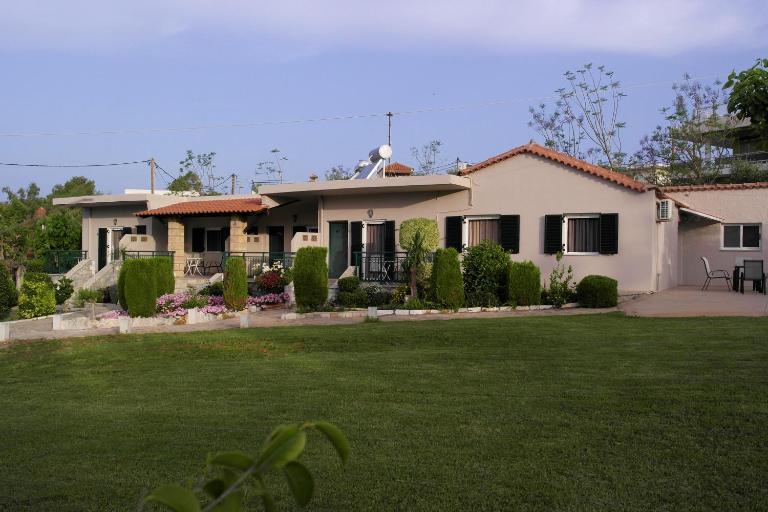 Voulas Apartments - B&B Stoúpa