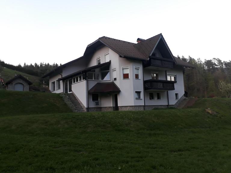 Apartma Juteršek - B&B Libeliče