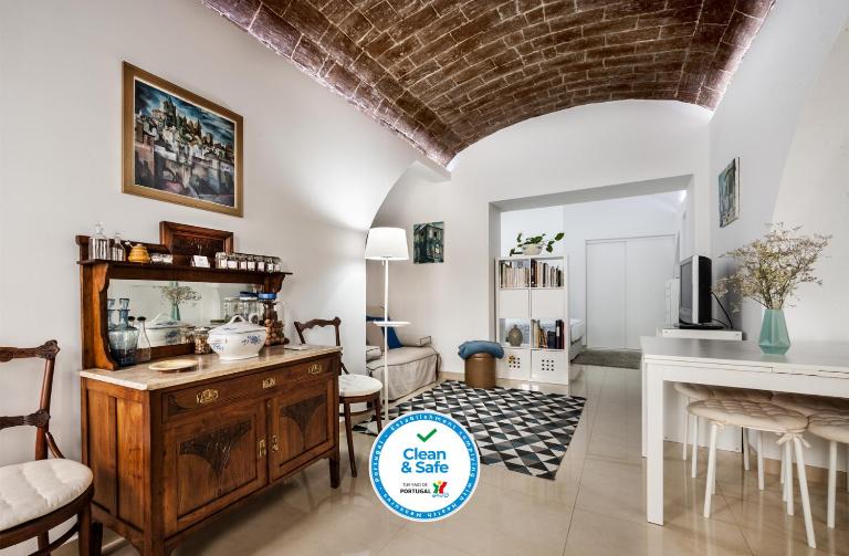 Ebora Home - free GARAGE - Centro Histórico - B&B Évora