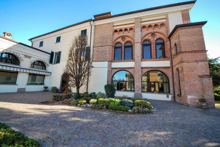 Villa Santa Maria dell'Arco - Centro Oreb - Chambres d'hôtes Cazzago San Martino