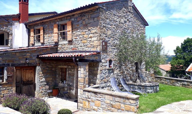 Wine House Rakar - B&B Gračišče