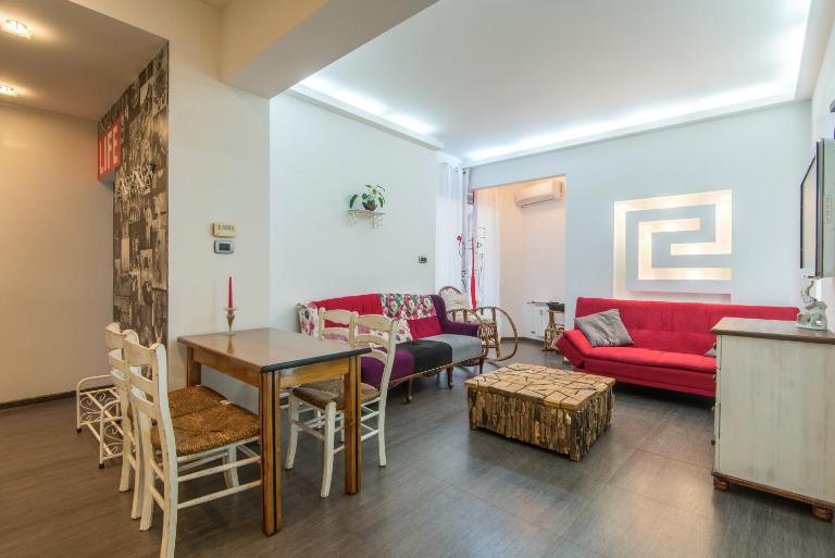 Top Center Apartment next to Vitosha Boulevard - B&B Sofia
