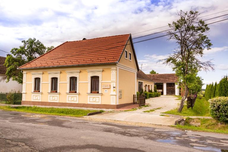 Kápolna Vendégház - B&B Kerkáskápolna