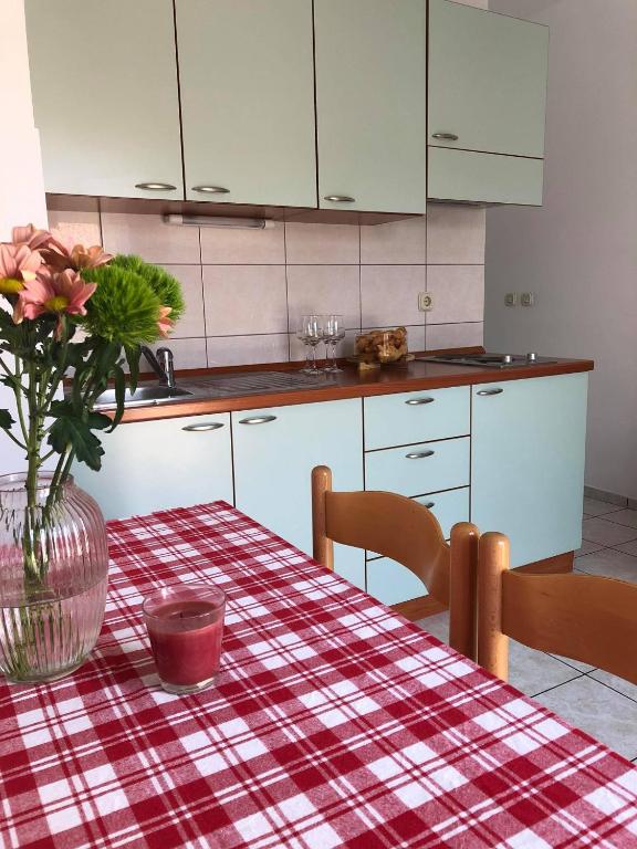 Apartmani Tomelić - Bed and Breakfast Orebić