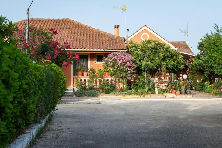 Rose Garden - Chambres d'hôtes Drosáton