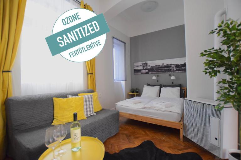 Standard Apartment by Hi5 - Chainbridge - B&B Budapest
