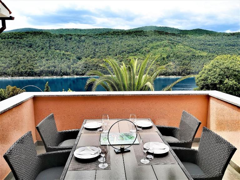 Apartments Alenka by the sea - Ferienwohnung Labin