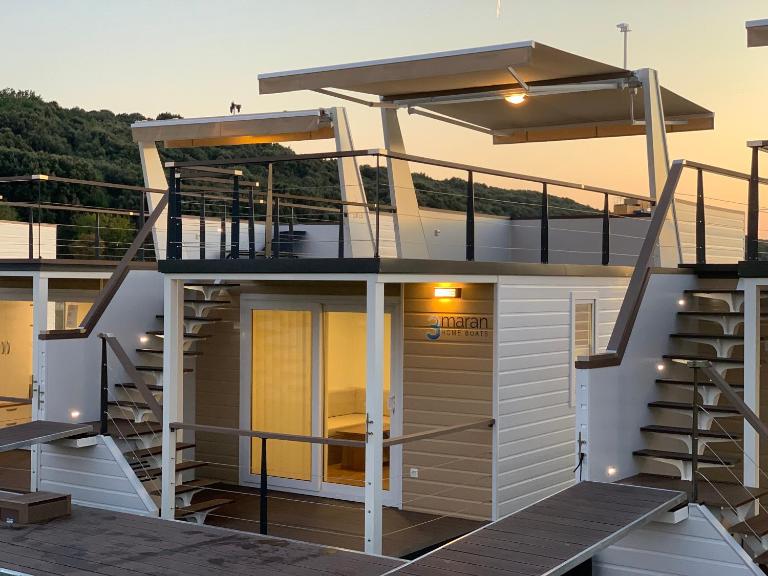 Floating House - ARENA 2 - Chambres d'hôtes Pula