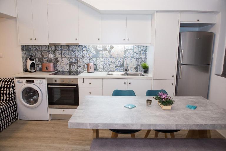 Stylish, comfortable, basement loft-like apartment with amenities - B&B Atene
