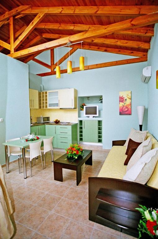 PIERIDES SUITES - Chambres d'hôtes Kardamyli