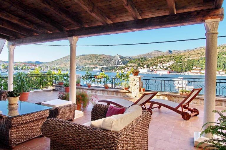Waterfront stone house in city center - B&B Dubrovnik