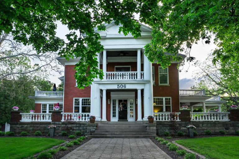 The Nordic Pineapple Bed and Breakfast - B&B Saint Johns