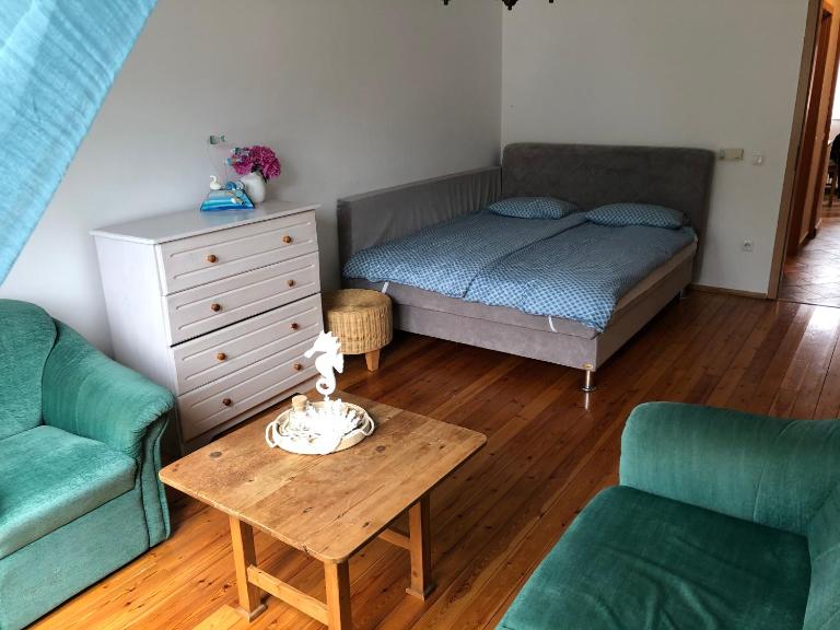 Capri Apartman - B&B Eger